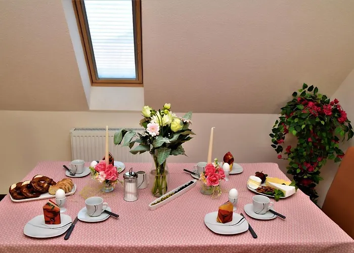 Anneliese Am Stadttor 霍恩巴赫